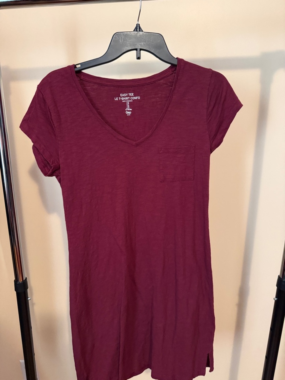 GAP Easy V-Neck Short Sleeve Tee Dress in Burgundy
